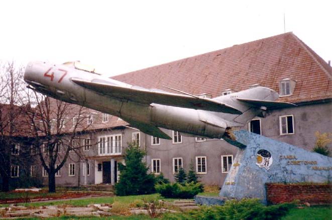 Гроссенхайн военный городок фото ПАМЯТНИКИ авиаторам и АВИАЦИОННОЙ технике. (2/85) Форумы Balancer.Ru