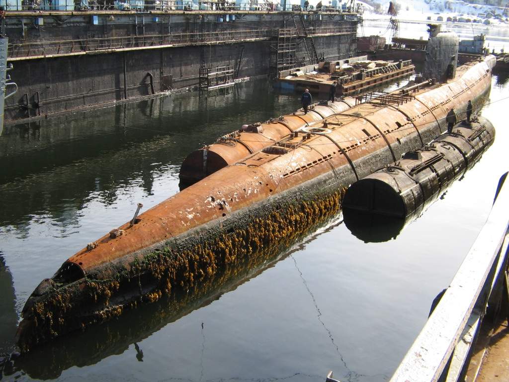 Корпус пл. Подводная лодка проект 641. Подводной лодки проекта 641 в доке. Подводная лодка 641 проект в доке. Подводные лодки проекта 641б «сом».
