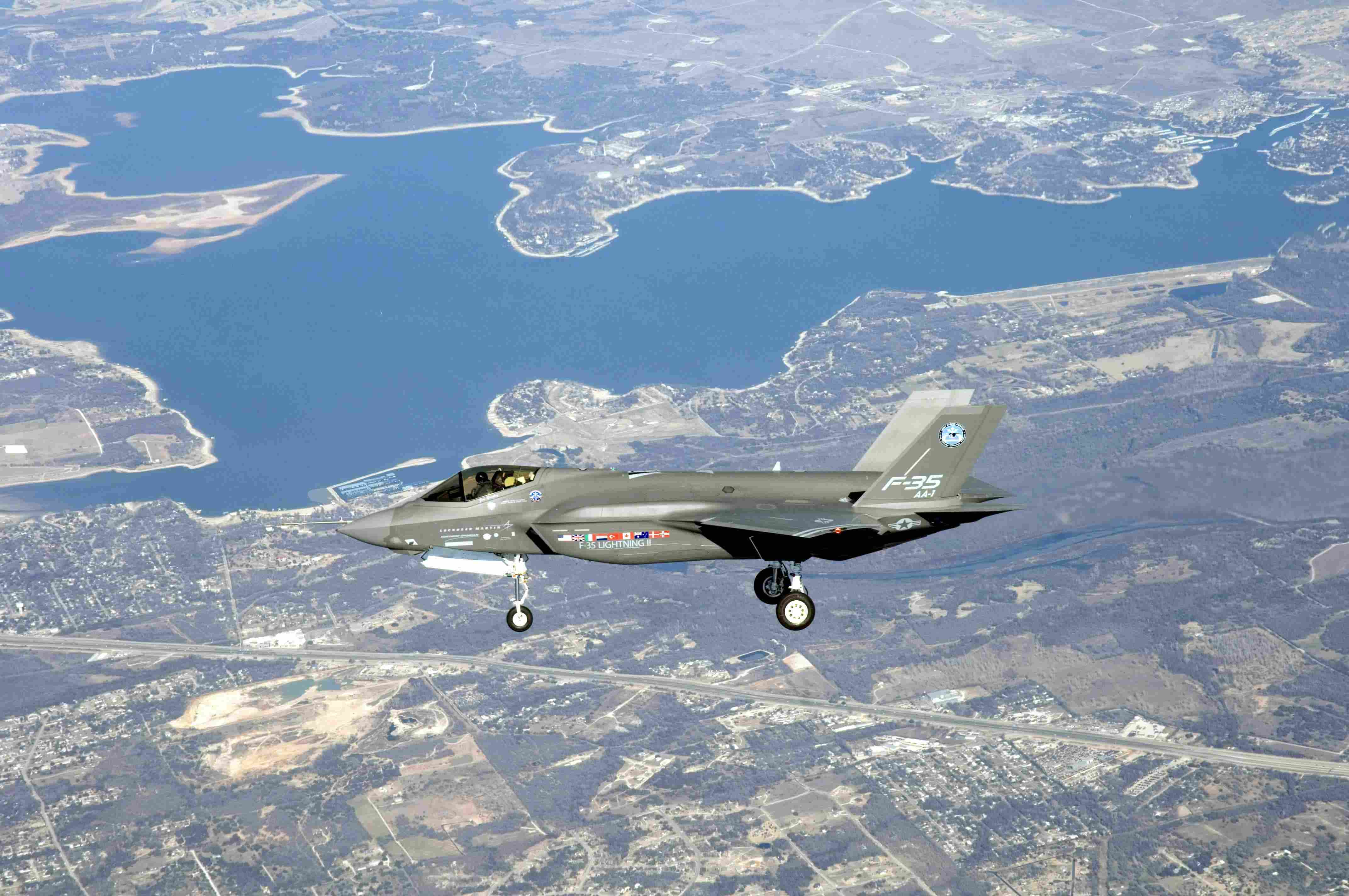 Скачай истребители 2. F 35 Lightning. F-35 Lightning II. Lockheed Martin Авиация. F-35 Luftwaffe.