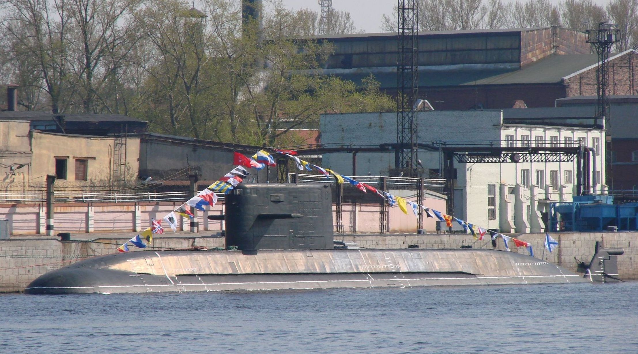Кронштадт подводная лодка режим работы. Пл 677 Кронштадт. Б 585 подводная лодка.